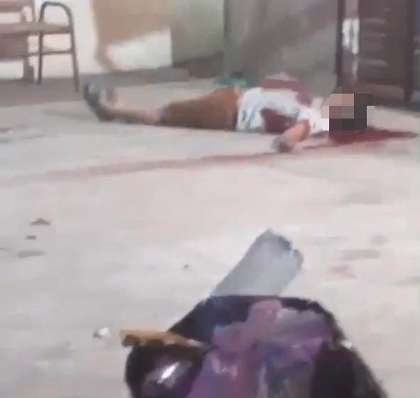 Balean a dos sujetos la noche de este miércoles a las afueras de un SIX del poblado de Leona Vicario.