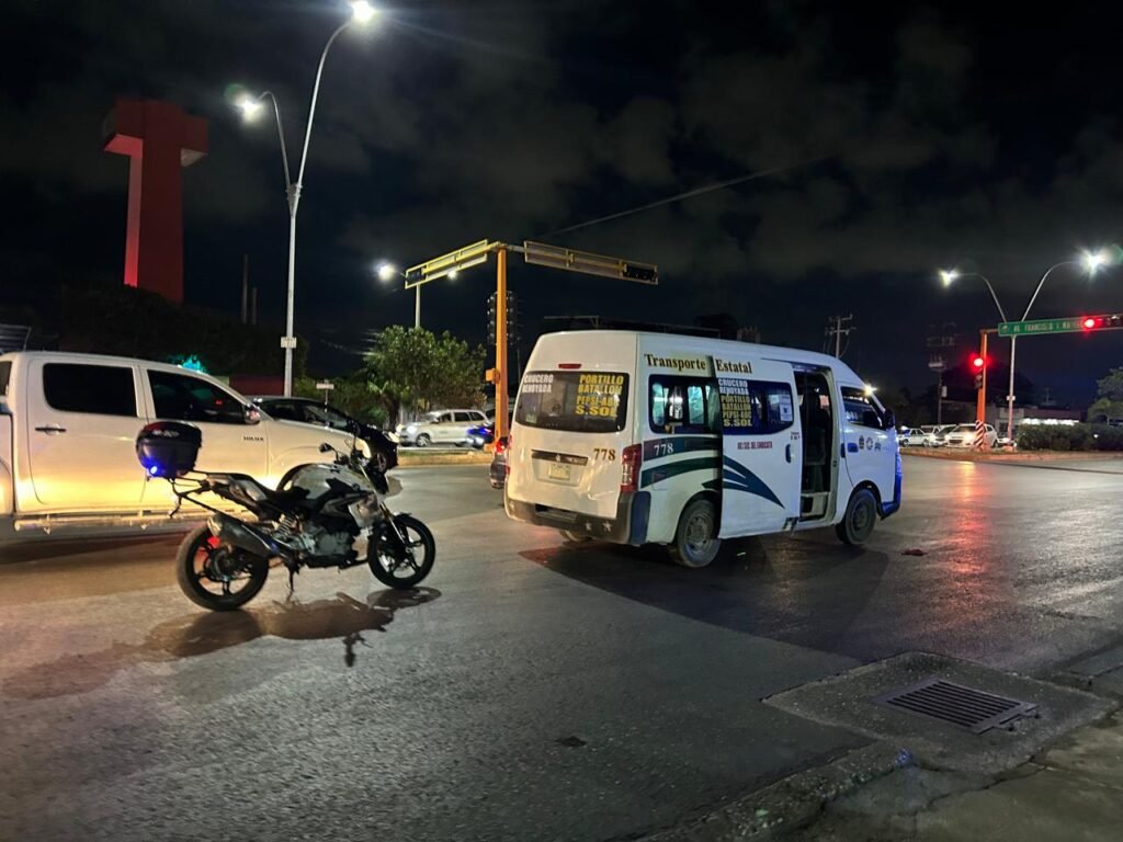 Asalto a mano armada a combi de Cancún
