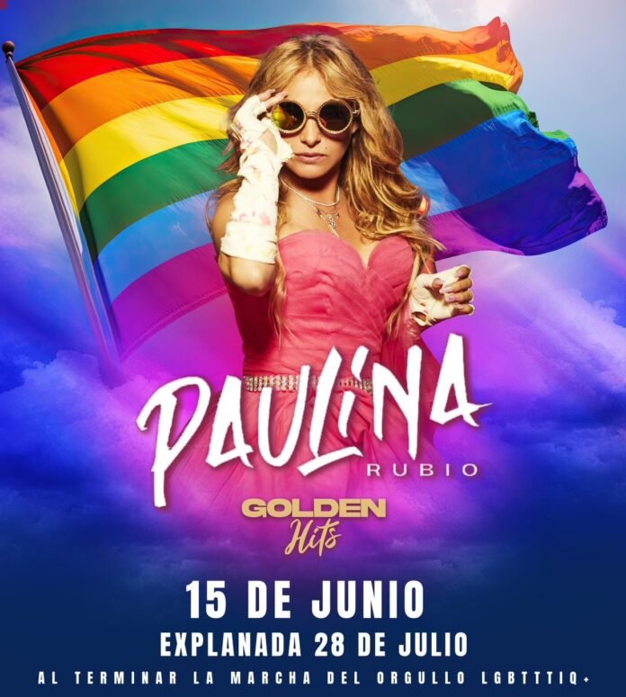 Paulina Rubio en playa del carmen