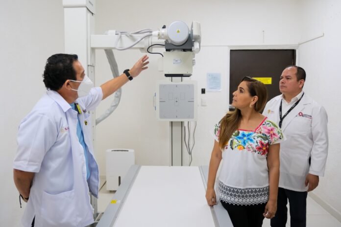 Mara Lezama supervisa funcionamiento de nuevos equipos de mastografía y rayos X