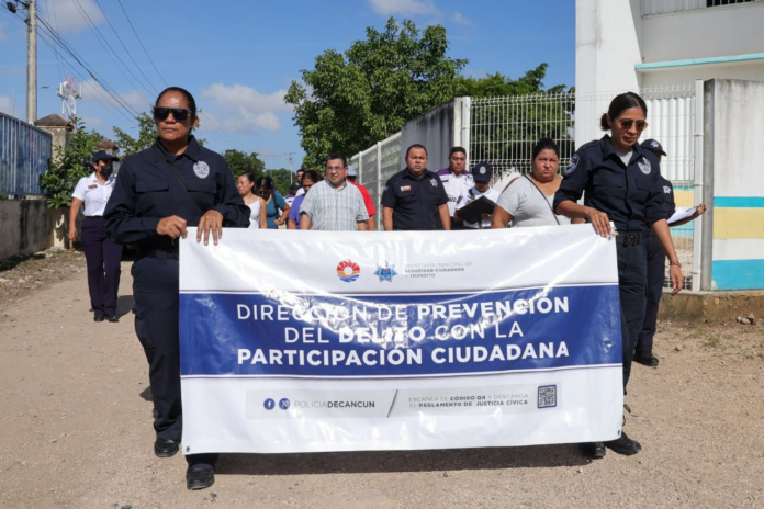 Policía municipal atiende a ciudadanos