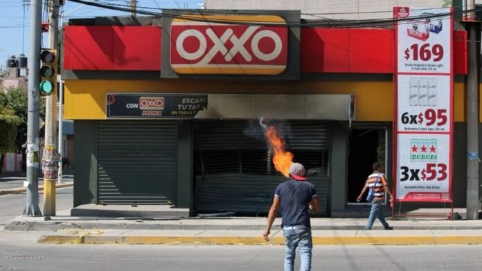Oxxo cierra sus tiendas en Nuevo Laredo por ola de violencia