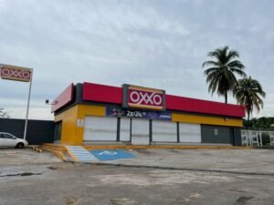 Oxxo cierra sus tiendas en Nuevo Laredo por ola de violencia