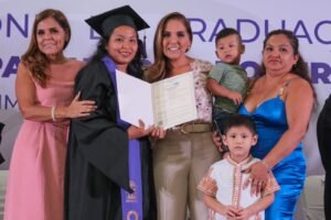 Celebran primera generación de graduadas de Prepa “Mujer es Poder”