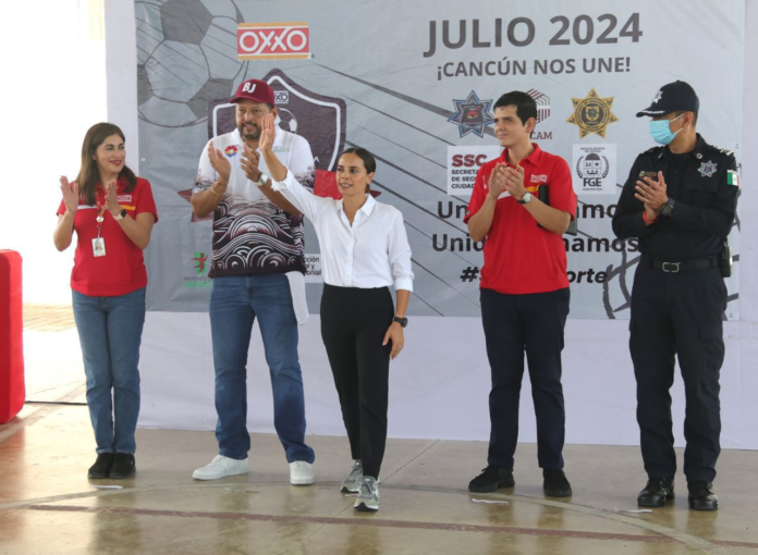 Ana Paty Peralta inaugura copa oxxo insignia