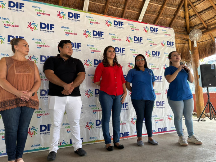 Llevan feria de servicios médicos al Club del Adulto Mayor