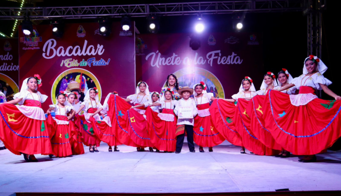 Ballets Folclóricos de Quintana Roo engalanan la Expo Feria San Joaquín Bacalar 2024