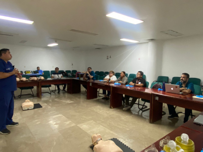 Capacitan a personal del IMSS Quintana Roo en soporte vital avanzado pediátrico