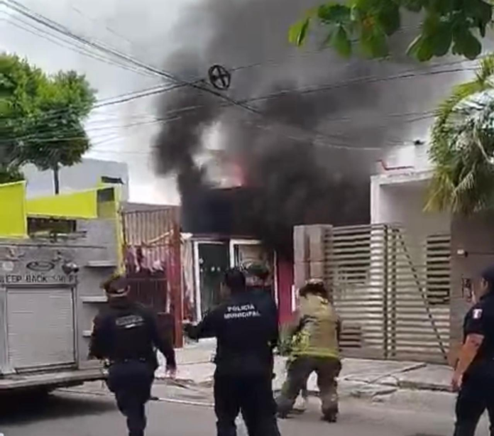 ¡Posible ajuste de cuentas! Incendian casa en la Sm 45