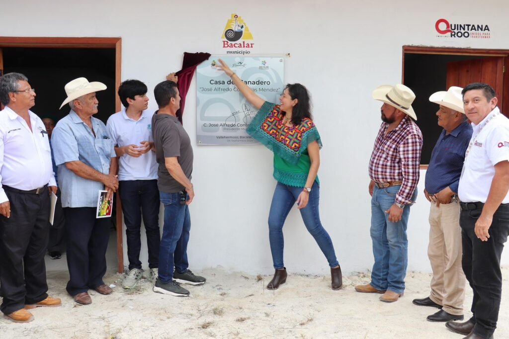 Inauguran la Casa del Ganadero en la comunidad de Vallehermoso