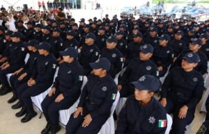 Ana Paty Peralta acude a la graduación de 101 elementos del curso “Formación Inicial para Policía de Proximidad”