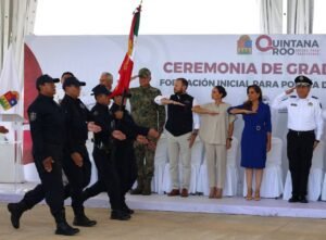 Ana Paty Peralta acude a la graduación de 101 elementos del curso “Formación Inicial para Policía de Proximidad”